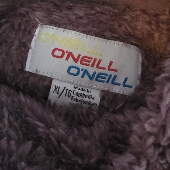 Older Girls Plush Purple Pull-over O'Neill Sweater - Picture 8 of 8
